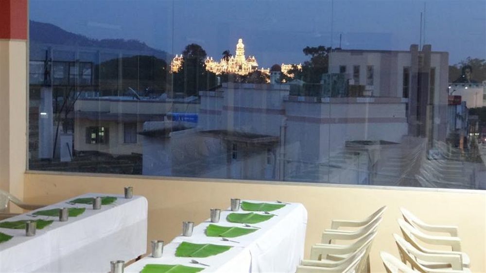 Hotel Mysore Dasaprakash Экстерьер фото